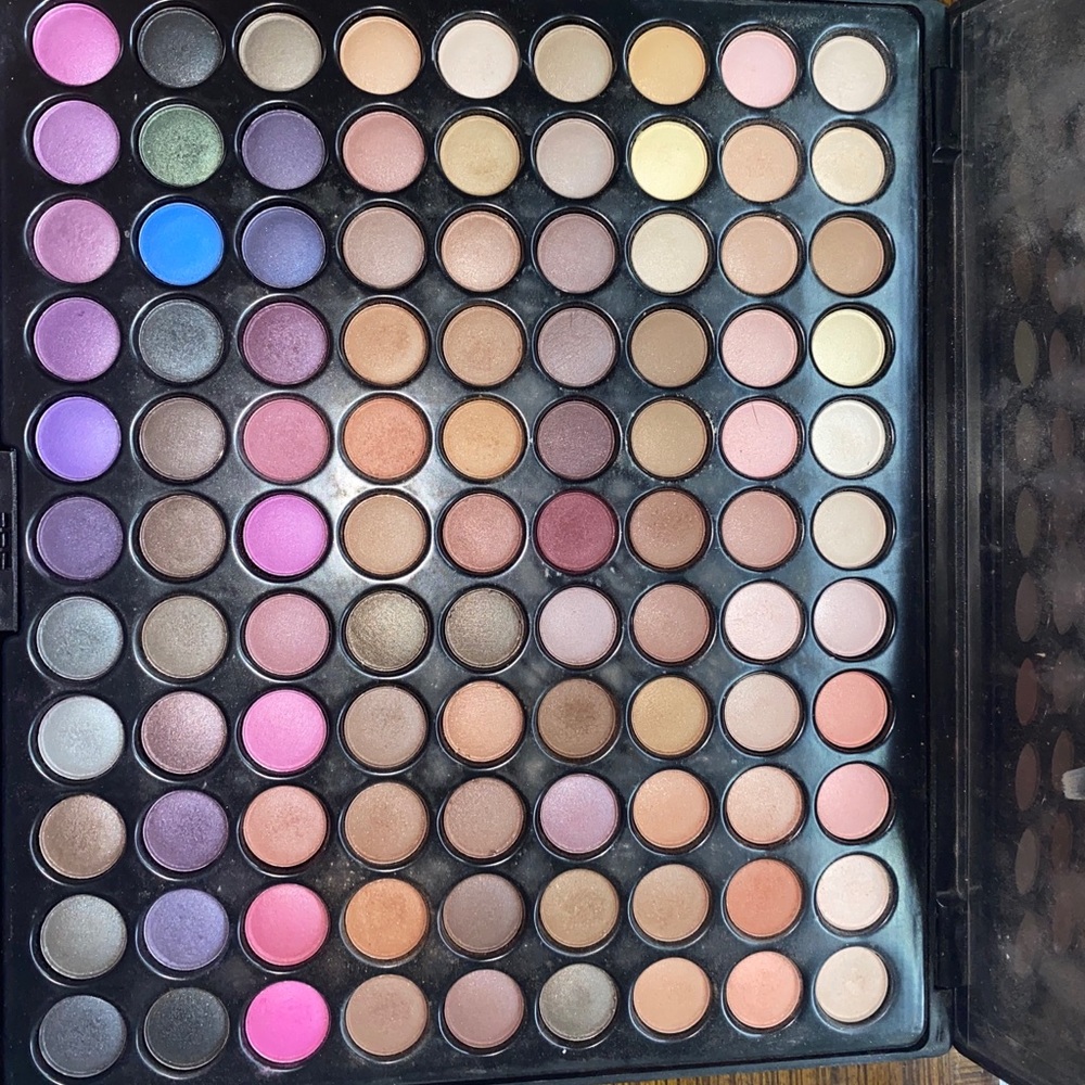 BH Cosmetics palette